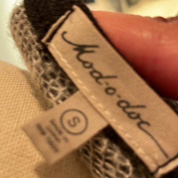 Mod-o-doc lace sweater knit zip hem tunic. Gently worn. Size small. - Picture 4 of 7